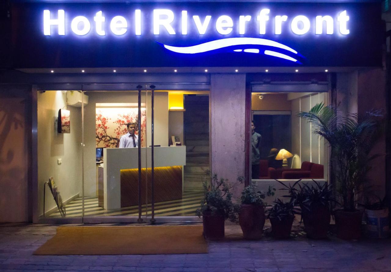 Hotel Riverfront Ахмедабад Екстер'єр фото